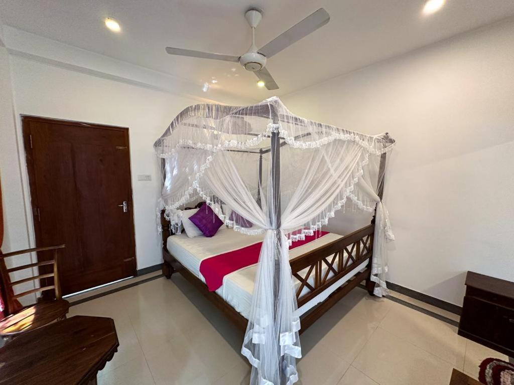Vogel Nest Bed & Breakfast Midigama Room photo