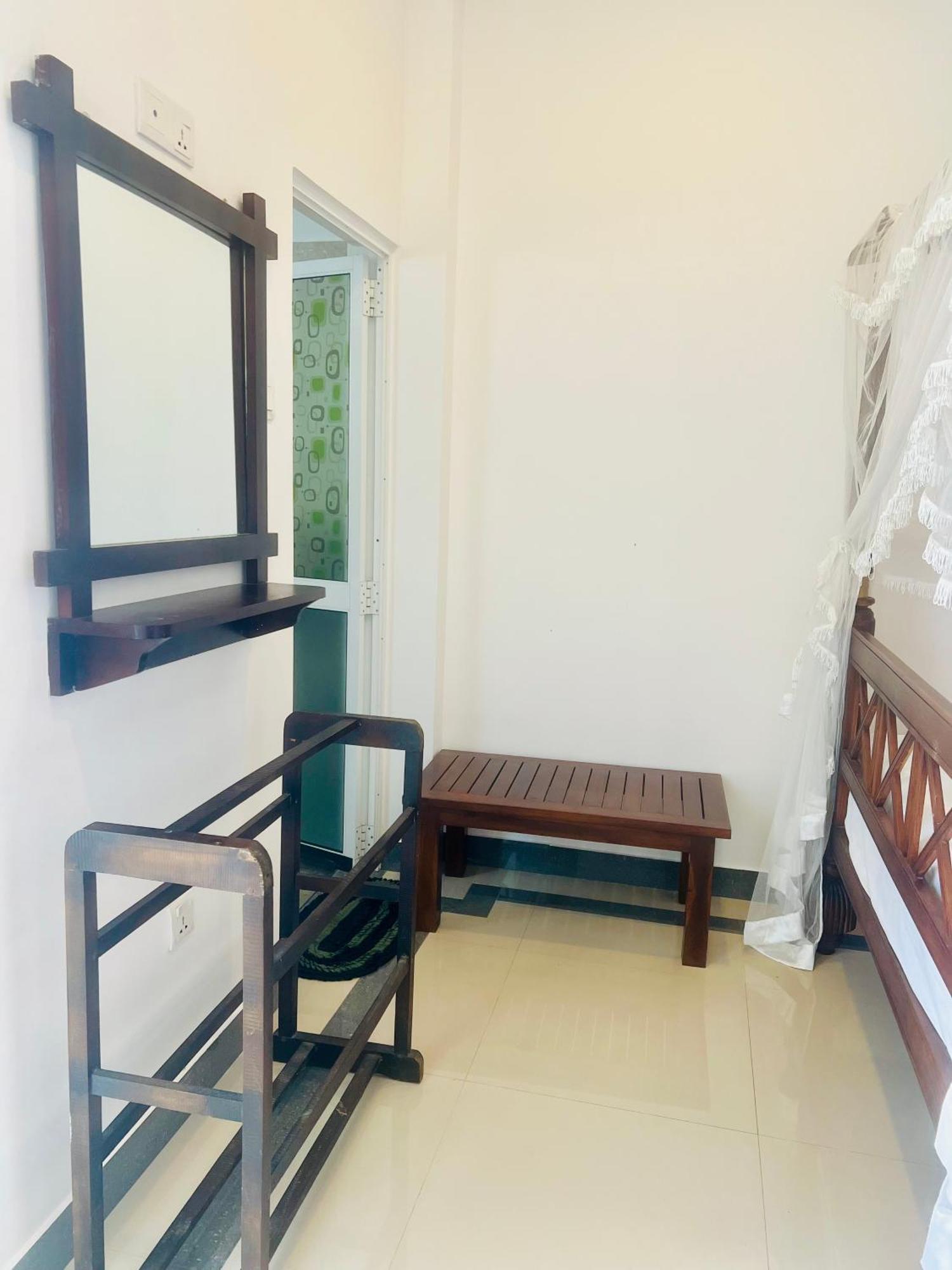 Vogel Nest Bed & Breakfast Midigama Exterior photo